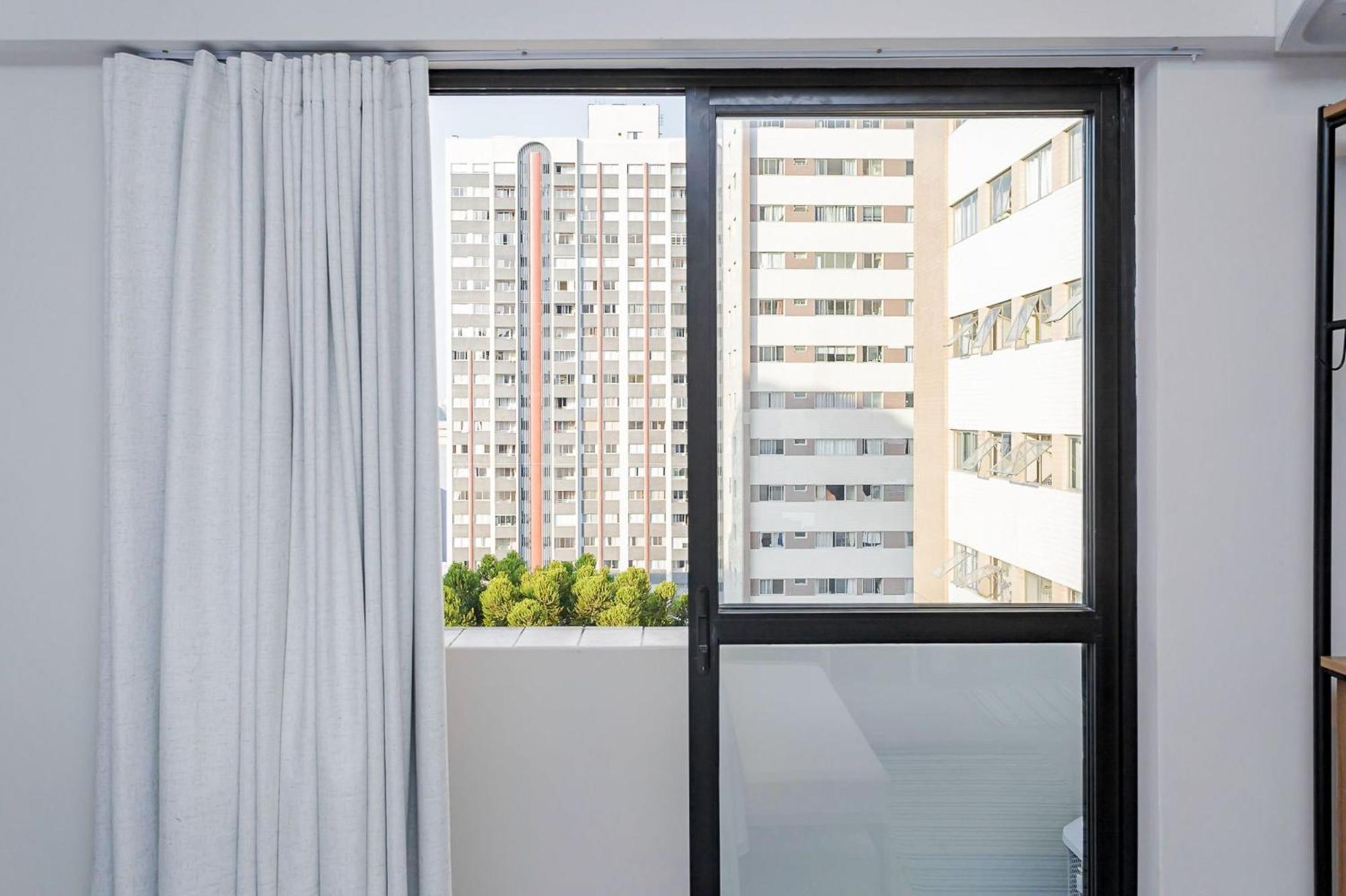 Edificio Cicero Tizzot | Proximo Ao Estadio Do Athletico | Gonzaga Apartamento